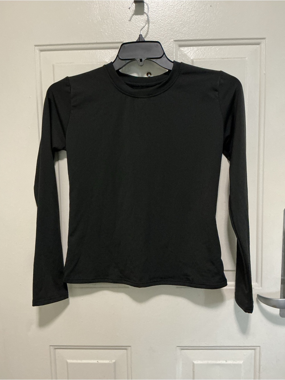Essential Women's Long-Sleeve Crewneck Top — Black